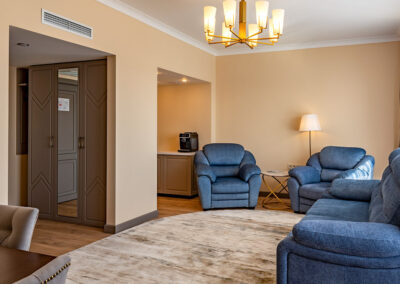 Номер «Апартамент» 2 комнатный в корпусе №2 санатория «им.Горького» в г. Кисловодске - фотография