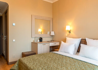 Номер «Комфорт» 1 комнатный 1 категории в корпусе №2 санатория «им.Горького» в г. Кисловодске - фотография