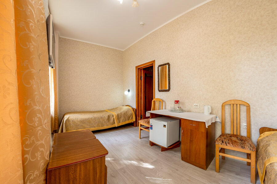 Номер «Эконом» 2 местный 1 категории в корпусе №1 санатория «им.Горького» в г. Кисловодске - фотография