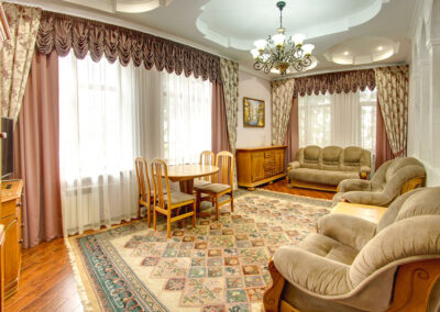 Номер «Сюит» в корпусе №1 санатория «им.Горького» в г. Кисловодске - фотография