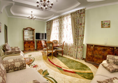 Номер «Сюит» в корпусе №1 санатория «им.Горького» в г. Кисловодске - фотография