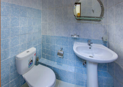 Номер «Улучшенный» 2 комнатный 1 категории в корпусе №1 санатория «им.Горького» в г. Кисловодске - фотография