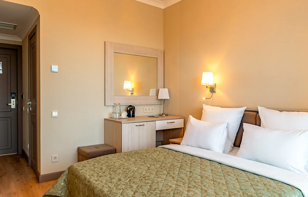 Номер «Комфорт» 1 комнатный 1 категории в корпусе №2 санатория «им.Горького» в г. Кисловодске - фотография