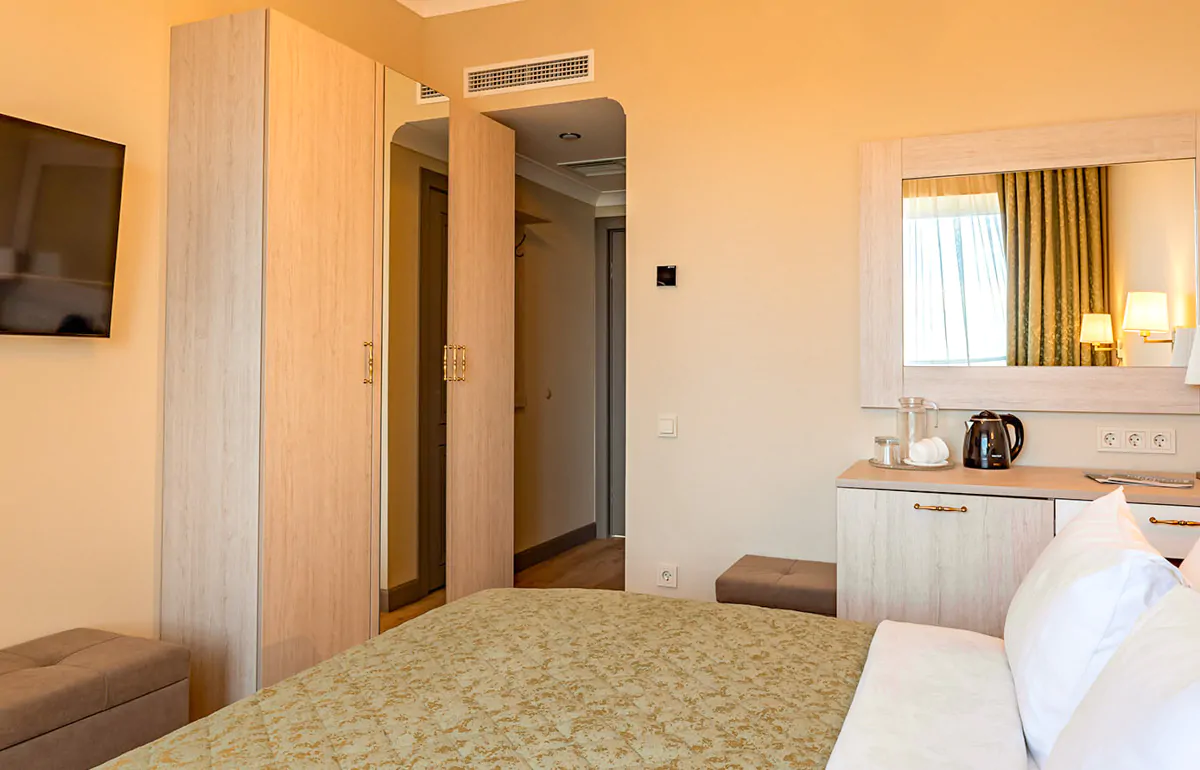 Номер «Комфорт» 1 комнатный 1 категории в корпусе №2 санатория «им.Горького» в г. Кисловодске - фотография