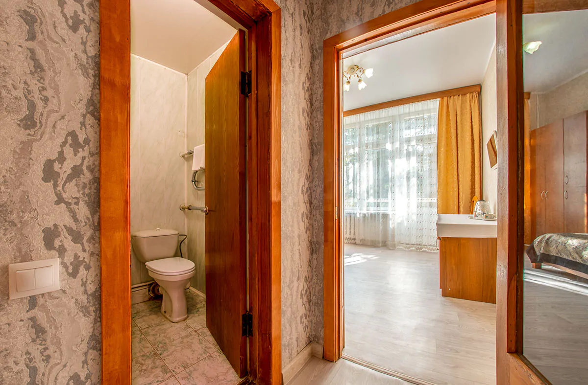 Номер «Эконом» 1 местный 1 категории в корпусе №1 санатория «им.Горького» в г. Кисловодске - фотография