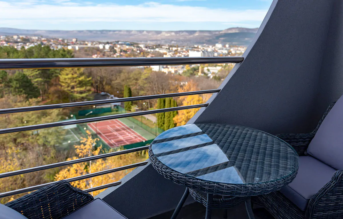 Номер «Люкс» 2 комнатный в корпусе №2 санатория «им.Горького» в г. Кисловодске - фотография