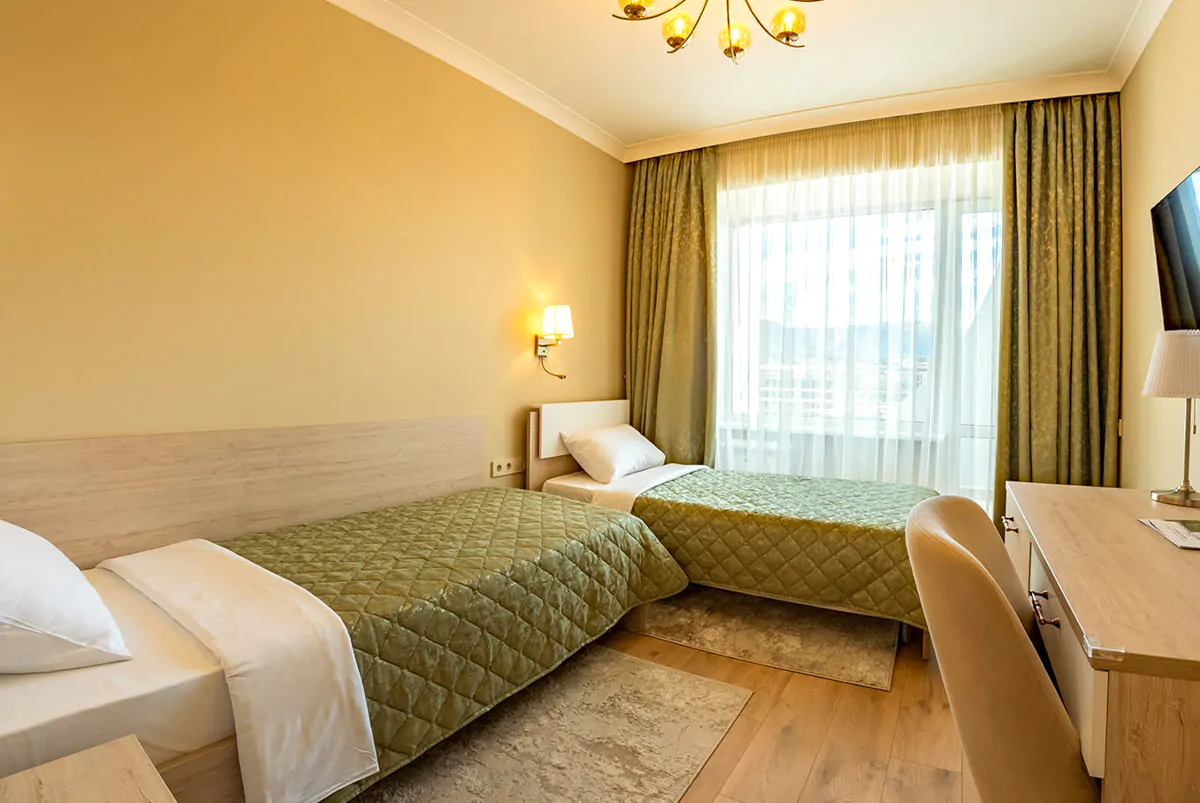 Номер «Стандарт» 2 местный 1 категории в корпусе №2 санатория «им.Горького» в г. Кисловодске - фотография