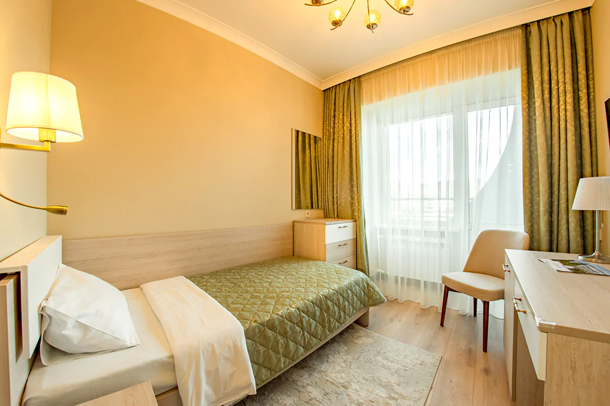 Номер «Стандарт» 1 местный 1 категории в корпусе №2 санатория «им.Горького» в г. Кисловодске - фотография