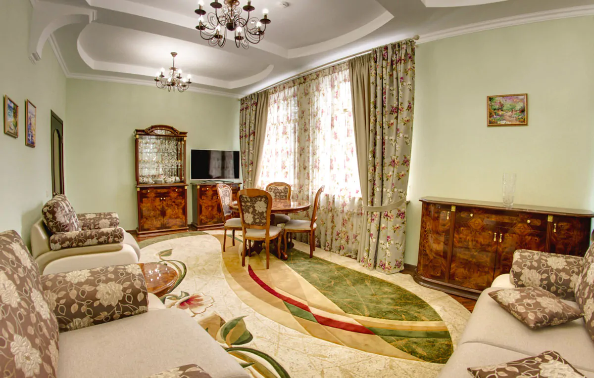 Номер «Сюит» в корпусе №1 санатория «им.Горького» в г. Кисловодске - фотография