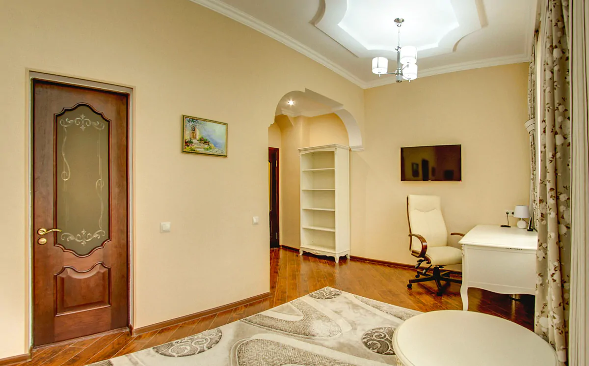 Номер «Сюит» в корпусе №1 санатория «им.Горького» в г. Кисловодске - фотография