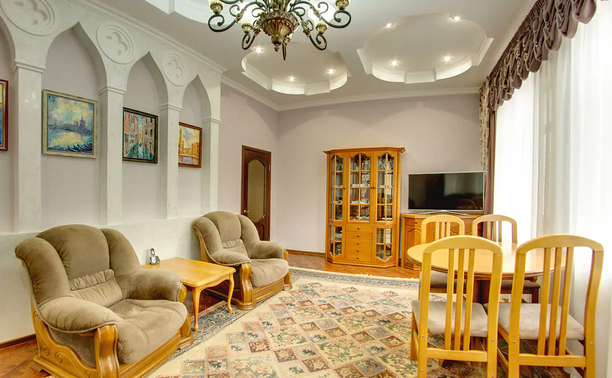 Номер «Сюит» в корпусе №1 санатория «им.Горького» в г. Кисловодске - фотография