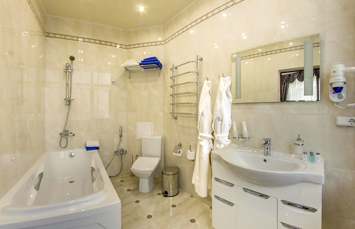 Номер «Сюит» в корпусе №1 санатория «им.Горького» в г. Кисловодске - фотография