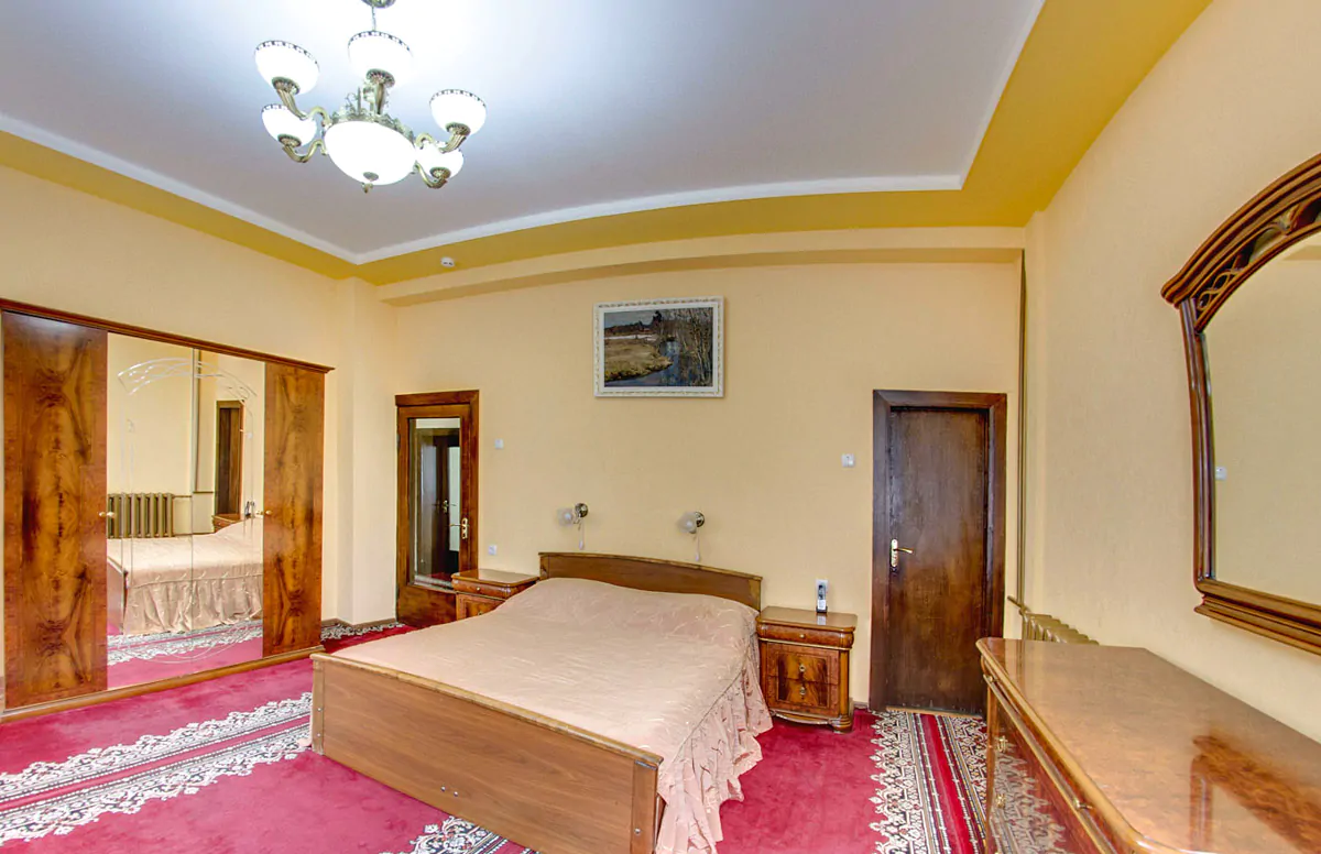 Номер «Улучшенный» 2 комнатный 1 категории в корпусе №1 санатория «им.Горького» в г. Кисловодске - фотография