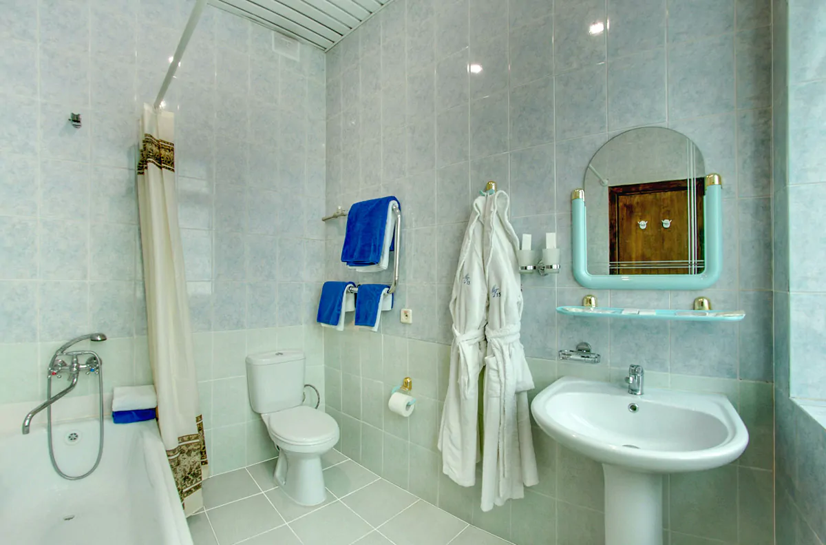 Номер «Улучшенный» 2 комнатный 1 категории в корпусе №1 санатория «им.Горького» в г. Кисловодске - фотография